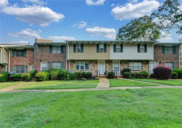 2nd image of 501 Carlton Rd #1F, Palmetto, GA 30268 | MLS# 7814402