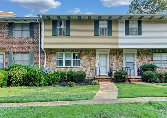 Photo 3 of Condo for sale at 501 Carlton Rd #1F, Palmetto, GA 30268 | MLS# 7814402 | Listing updated on 2026-10-06