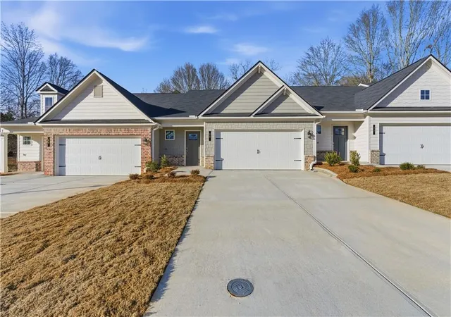 Homes for sale in Dawsonville, GA | 38 Silver Leaf Ln #5, Dawsonville, GA 30534 | MLS# 7730116