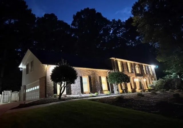 Photo 3 of Sale Pending at 890 Ferncroft Ct, Roswell, GA 30075 | MLS# 7807572 | Listing updated on 2026-08-19