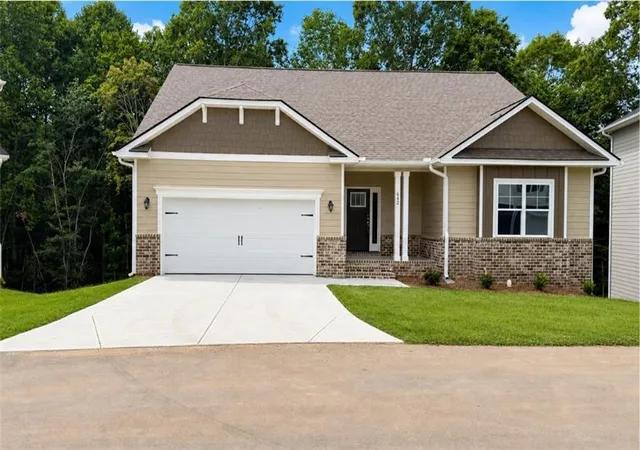Single family home for sale at 642 Bald Ridge Cir, Demorest, GA 30535 | MLS# 7828893