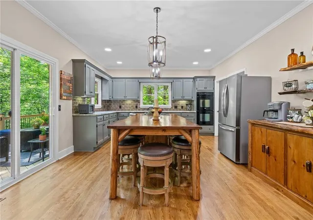 Photo 3 of Sale Pending at 816 Alpine Dr, Jasper, GA 30143 | MLS# 7739561 | Listing updated on 2026-10-09