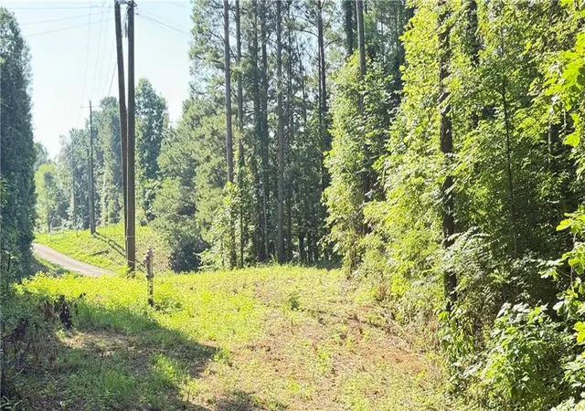 1st image of 8 Sweetwater Bnd, Villa Rica, GA 30180 | MLS# 7621505