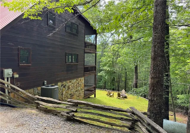 Photo 3 of Single family home for sale at 35 Big Buck Cir, Blue Ridge, GA 30513 | MLS# 7783988 | Listing updated on 2026-09-04