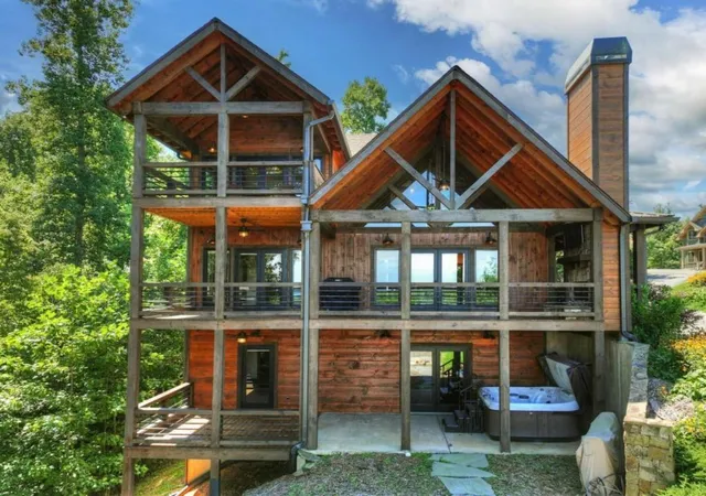 1st image of 320 Amber Rdg, Blue Ridge, GA 30513 | MLS# 7826353