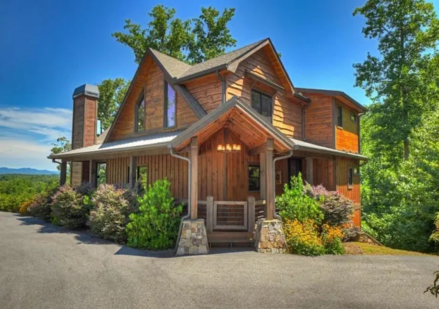 3rd image of 320 Amber Rdg, Blue Ridge, GA 30513 | MLS# 7826353