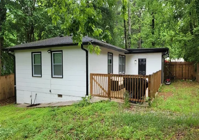 Listing Photo 2 - Condo for sale in building located at 3132 Forrest Hls Dr, Atlanta, GA 30354 - Unit #