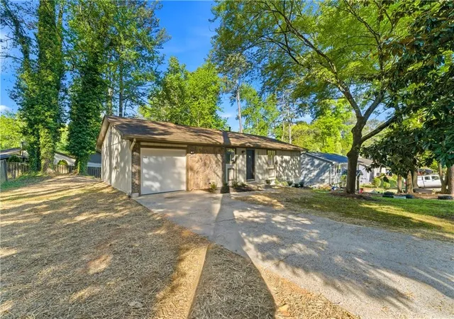 Photo 3 of Sale Pending at 1450 Reddington Ln, Norcross, GA 30093 | MLS# 7810604 | Listing updated on 2026-08-12