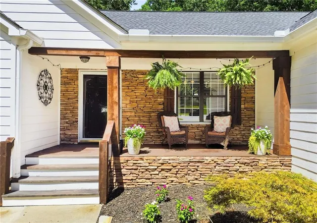 Photo 3 of Single family home for sale at 212 Oak Holw Ct, White, GA 30184 | MLS# 7815215 | Listing updated on 2026-09-08