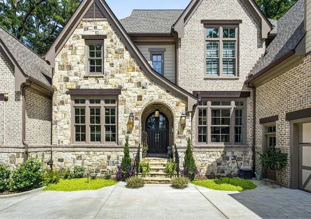 Photo 3 of Sale Pending at 4453 Mount Paran Pkwy NW, Atlanta, GA 30327 | MLS# 7822334 | Listing updated on 2026-09-06