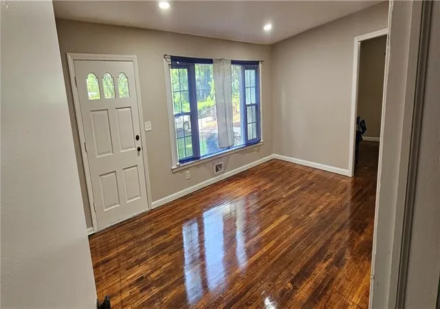 Photo 2 of Single family home for sale at 488 SW Pomona Cir, Atlanta, GA 30315 | MLS# 7822419 | Listing updated on 2026-08-17