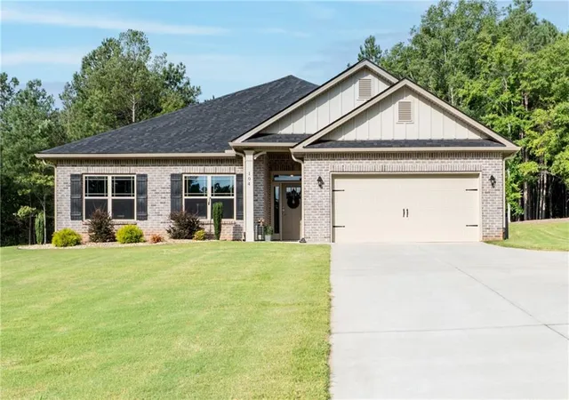 Homes for sale in Maysville, GA | 104 Eagle Heights Dr, Maysville, GA 30558 | MLS# 7677691