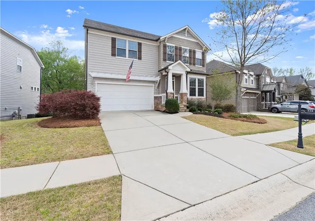 Photo 3 of Single family home for sale at 556 Lost Crk Dr, Woodstock, GA 30188 | MLS# 7804085 | Listing updated on 2026-09-17