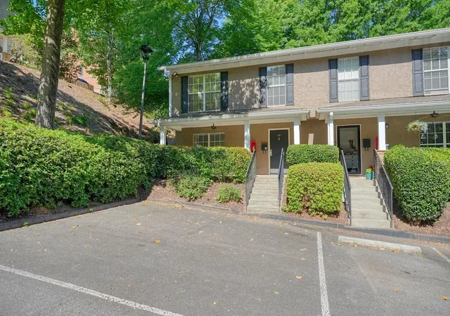2nd image of 3180 Seven Pines Ct #101, Atlanta, GA 30339 | MLS# 7765316