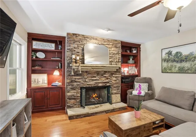 Photo 4 of Sale Pending at 3214 Flint Lock Way NW, Marietta, GA 30064 | MLS# 7819202 | Listing updated on 2026-09-14