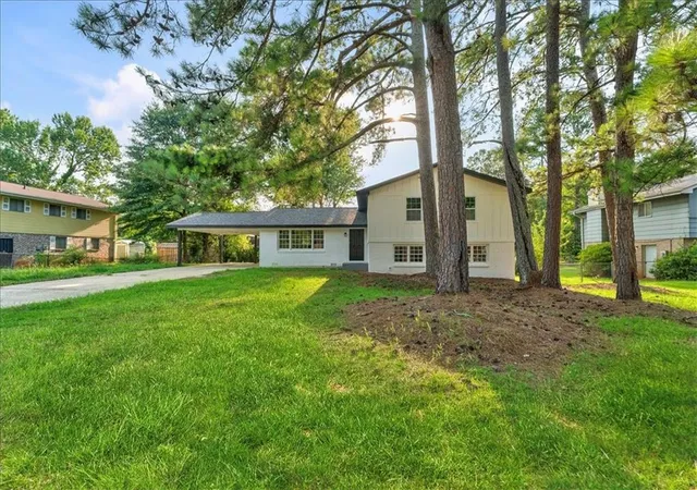 Photo 3 of Single family home for sale at 7697 Marabou Ln, Riverdale, GA 30274 | MLS# 7813398 | Listing updated on 2026-10-27