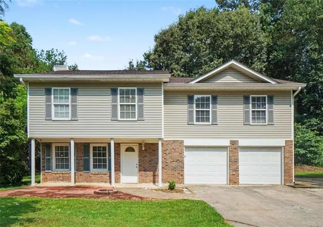 Photo 1 of Sale Pending at 3364 Hollyridge Trl, Marietta, GA 30008 | MLS# 7791747 | Listing updated on 2026-09-11