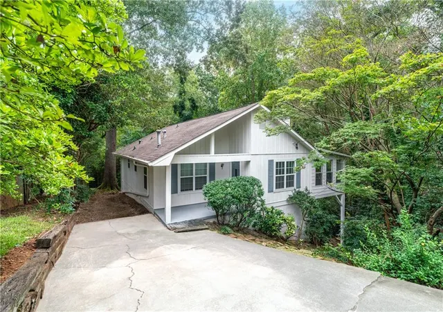 Photo 1 of Single family home for sale at 819 Gardenia Ln, Decatur, GA 30033 | MLS# 7793715 | Listing updated on 2026-09-14
