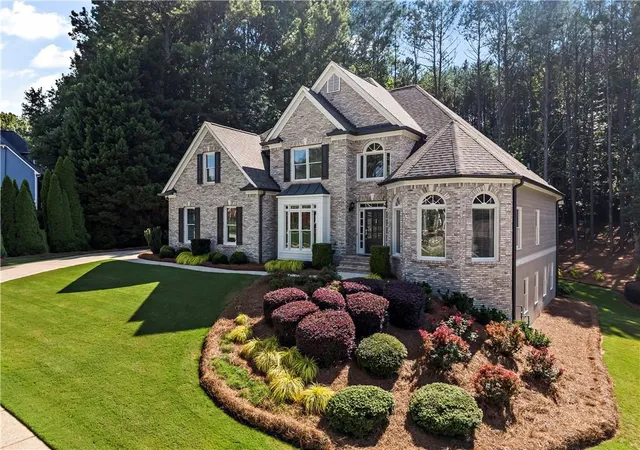 Photo 2 of Sale Pending at 120 Crk Bank Dr, Acworth, GA 30101 | MLS# 7801732 | Listing updated on 2026-08-29
