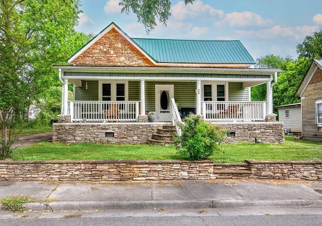 1st image of 36 Shaw St, Kingston, GA 30145 | MLS# 7763564