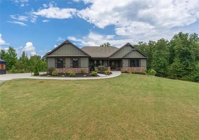 Photo 3 of Single family home for sale at 441 Lovell Rd, Temple, GA 30179 | MLS# 7819212 | Listing updated on 2026-08-18