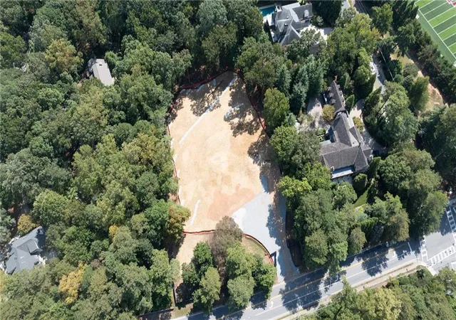 3rd image of 750 Mount Vernon Hwy, Sandy Springs, GA 30327 | MLS# 7739345