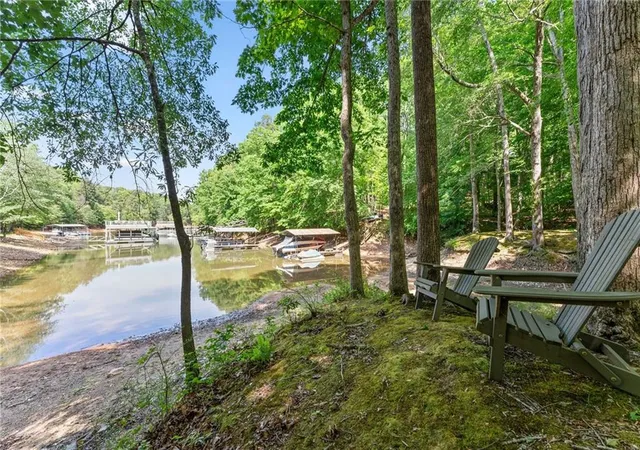 2nd image of 1476 W Lake Dr, Gainesville, GA 30501 | MLS# 7814313