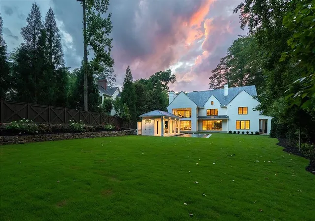 Photo 3 of Single family home for sale at 258 Pineland Rd NW, Atlanta, GA 30342 | MLS# 7806281 | Listing updated on 2026-07-23