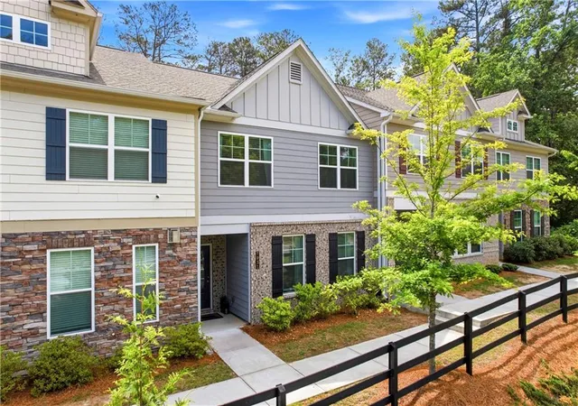 2nd image of 7031 Cedar Glen Rd, Atlanta, GA 30360 | MLS# 7815324
