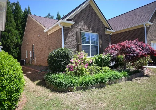 Photo 3 of Sale Pending at 2816 Staunton Dr, Duluth, GA 30097 | MLS# 7368496 | Listing updated on 2026-02-06