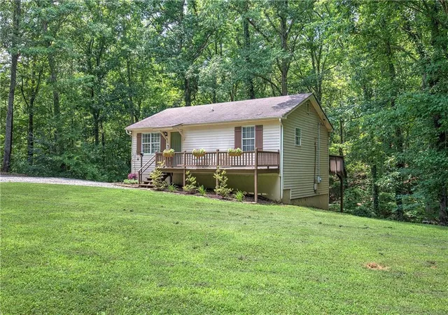 Photo 4 of Single family home for sale at 90 Amanda Ln SW, Cartersville, GA 30120 | MLS# 7795594 | Listing updated on 2026-08-26