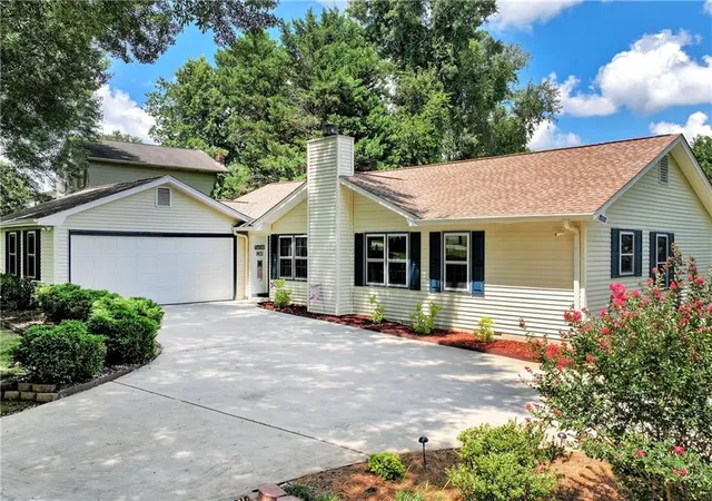 Photo 2 of Sale Pending at 5658 Raintree Tr, Oakwood, GA 30566 | MLS# 7808930 | Listing updated on 2026-09-07