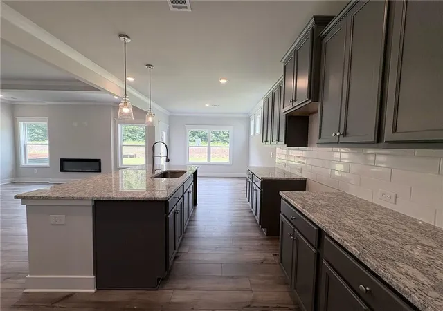 Photo 4 of Single family home for sale at 10 Cmns Way, Cartersville, GA 30120 | MLS# 7746251 | Listing updated on 2026-08-27