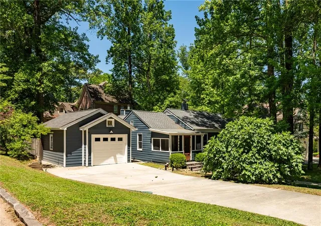 Photo 3 of Single family home for sale at 2986 Jefferson St, Atlanta, GA 30341 | MLS# 7810516 | Listing updated on 2026-09-09