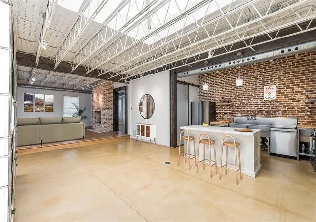 Listing Photo 4 - Condo for sale in building located at 1933 Mclendon Ave Ne, Atlanta, GA 30307 - Unit #B