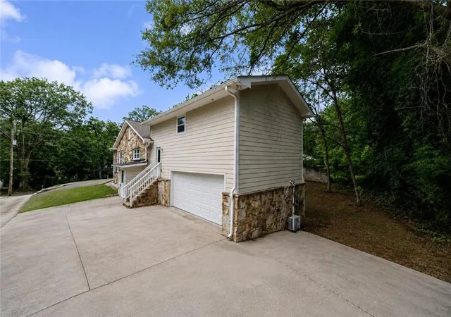 Photo 33 of Sale Pending at 1721 Hortense Pl Nw, Atlanta, GA 30318 | MLS# 7778996 | Listing updated on 2026-08-21