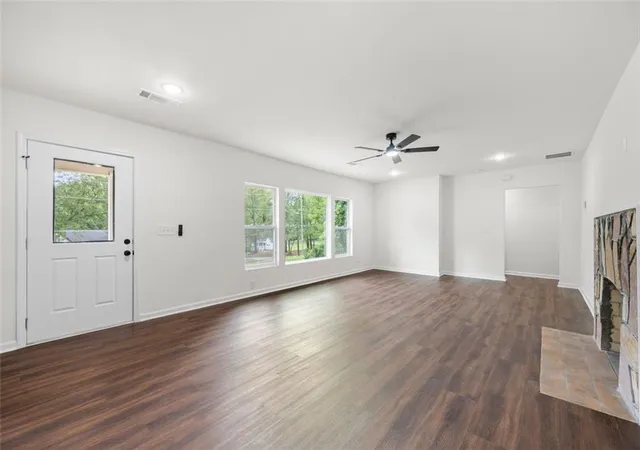Listing Photo 5 - Condo for sale in building located at 1721 Hortense Pl NW, Atlanta, GA 30318