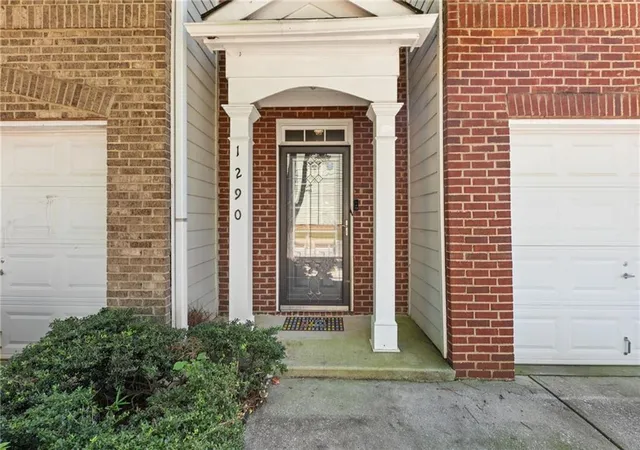 Photo 3 of Townhouse for sale at 1290 Adcox Sq, Stone Mountain, GA 30088 | MLS# 7827311 | Listing updated on 2026-09-13