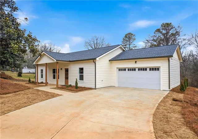 Homes for sale in Tate, GA | 53 Clinic, Tate, GA 30177 | MLS# 7744117