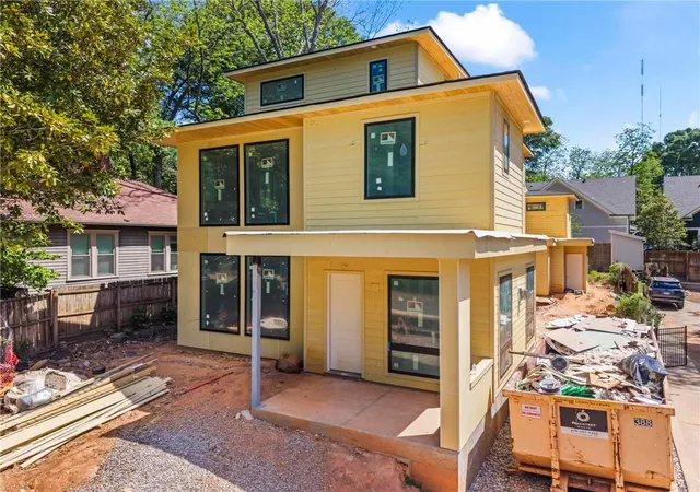 2nd image of 215 Flora Ave Ne #A, Atlanta, GA 30307 | MLS# 7755938