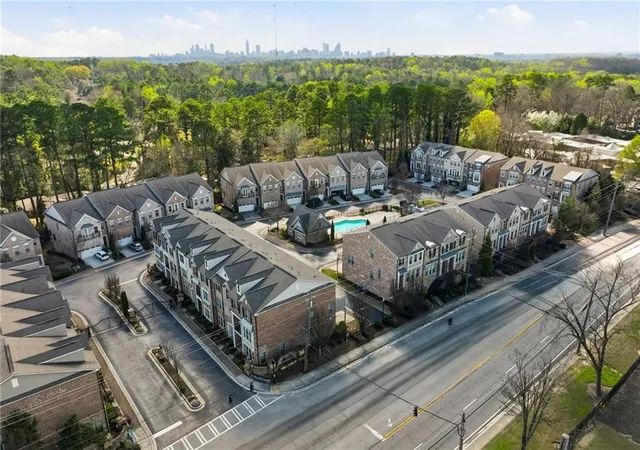 3rd image of 1764 Alec Pl Ne, Atlanta, GA 30329 | MLS# 7733739