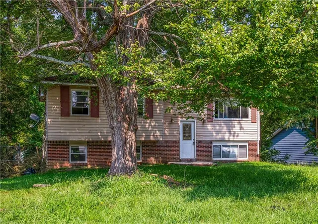Photo 3 of Sale Pending at 6281 Amherst Dr, Riverdale, GA 30274 | MLS# 7821015 | Listing updated on 2026-09-02