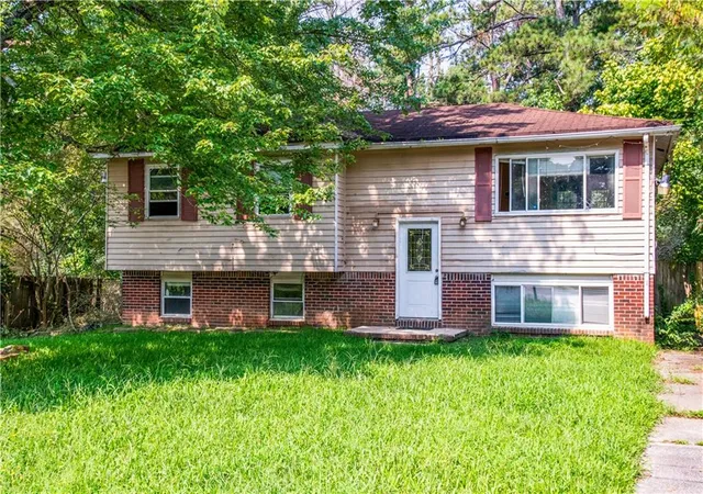 Photo 4 of Sale Pending at 6281 Amherst Dr, Riverdale, GA 30274 | MLS# 7821015 | Listing updated on 2026-09-02