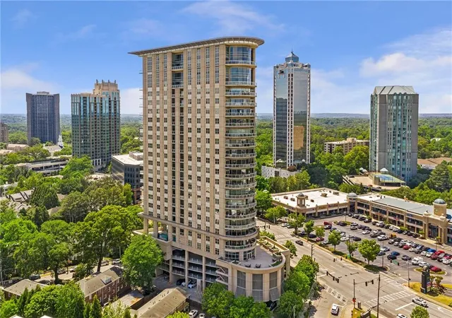 Listing Photo 2 - Condo for sale in building located at 2881 Peachtree Rd Ne, Atlanta, GA 30305 - Unit #702