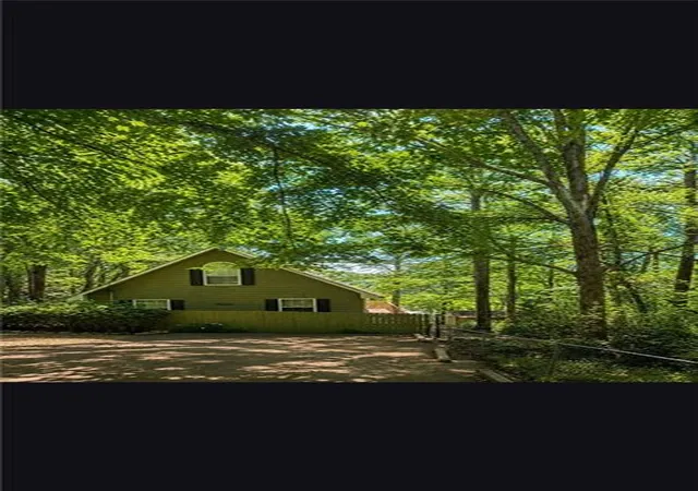 Photo 2 of Sale Pending at 356 Anchor Point Dr, Eatonton, GA 31024 | MLS# 7771611 | Listing updated on 2026-10-21