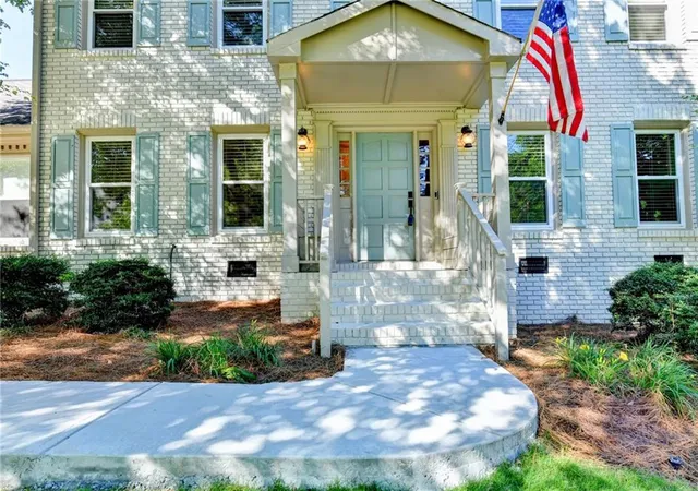 3rd image of 886 Marbrook Dr, Lawrenceville, GA 30044 | MLS# 7782130