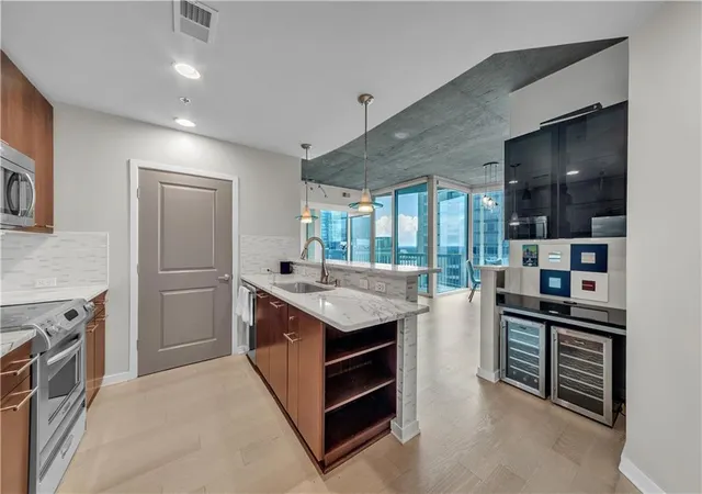 Photo 1 of Condo for sale at 3324 Peachtree Rd Ne #1401, Atlanta, GA 30326 | MLS# 7819171 | Listing updated on 2026-08-17