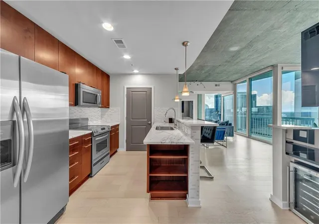 Photo 2 of Condo for sale at 3324 Peachtree Rd Ne #1401, Atlanta, GA 30326 | MLS# 7819171 | Listing updated on 2026-08-17