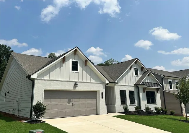 Photo 2 of Sale Pending at 266 Wingate Dr, Winder, GA 30680 | MLS# 7792602 | Listing updated on 2026-08-23