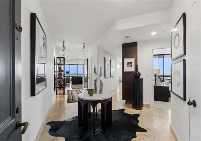 2nd image of 2660 Peachtree Rd Nw #39D, Atlanta, GA 30305 | MLS# 7759961
